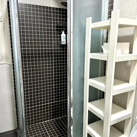 Vasil Shanto شقة تيرانا